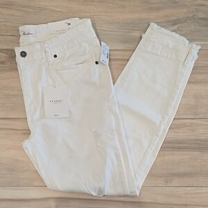 KanCan White Ankle Cropped Jeans with Textured Design